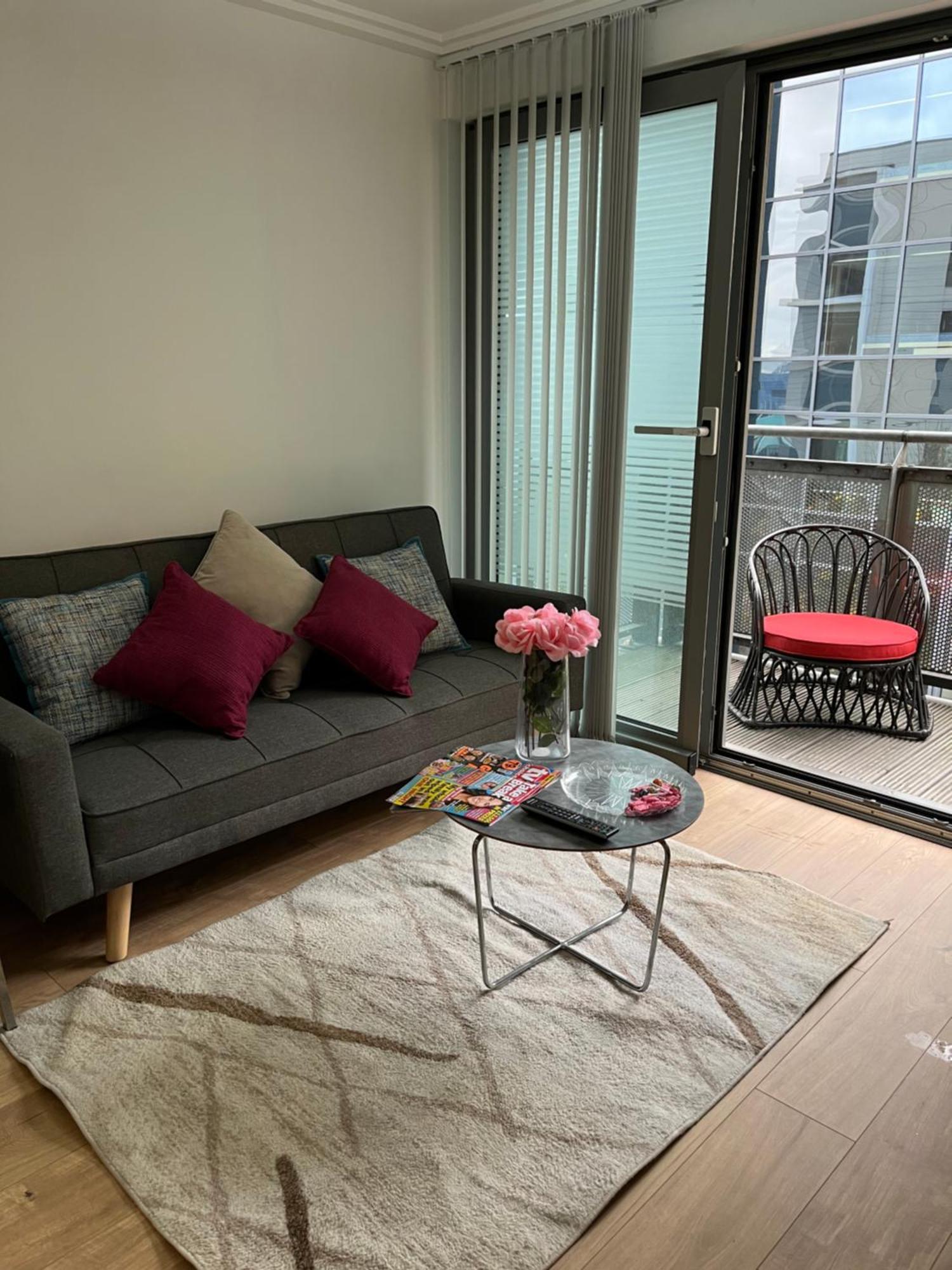 North Acton Flat Apartment ลอนดอน ภายนอก รูปภาพ